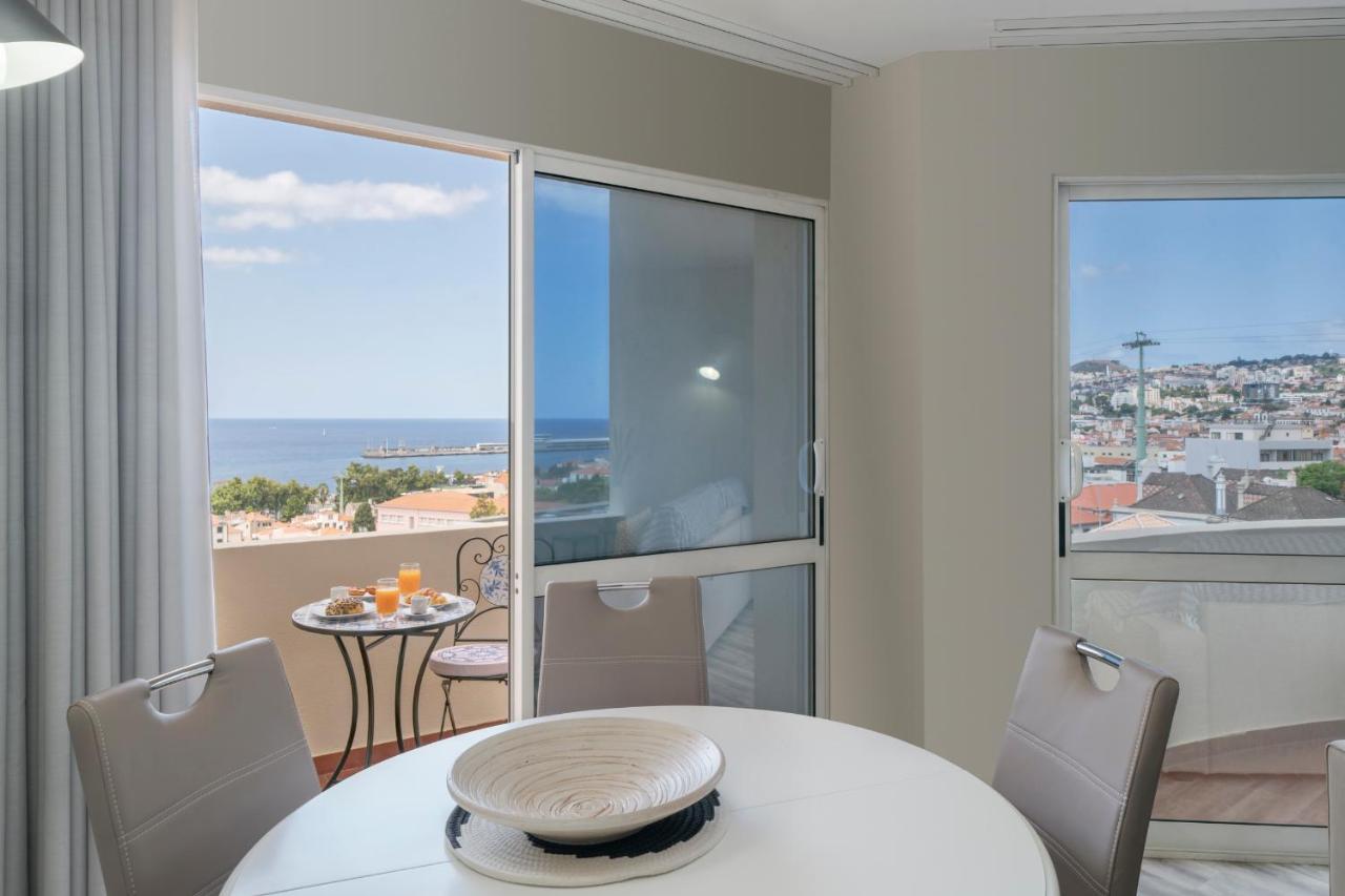 Alegria Iii By An Island Apartment